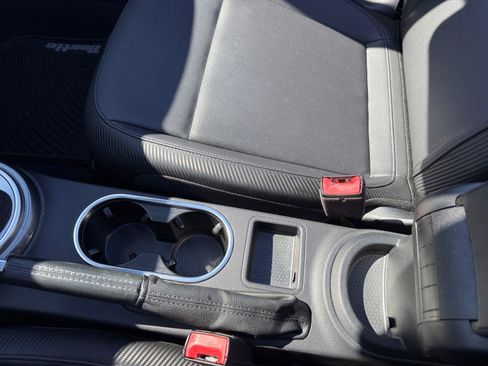 Used 2019 Volkswagen Beetle 2.0T S image 29