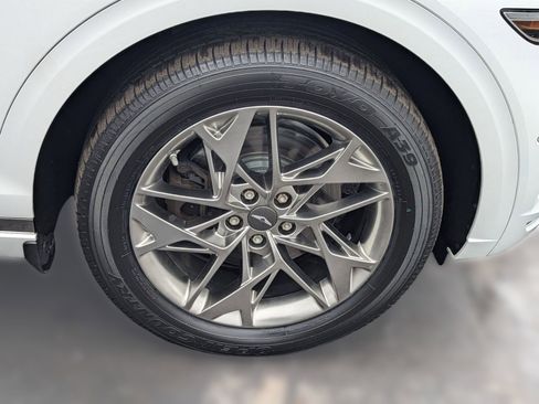 Used 2022 Genesis GV70 2.5T w/ Advanced Package image 11