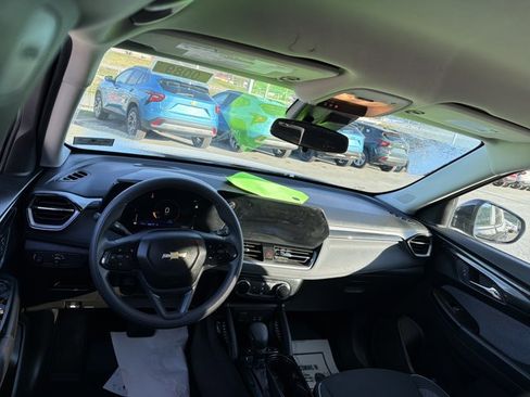 Used 2025 Chevrolet TrailBlazer LT image 14