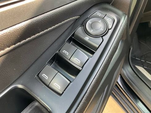 Used 2023 Chevrolet Traverse LT w/ LPO, Floor Liner Package AWD/4WD image 6
