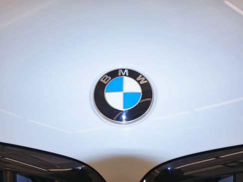 Used 2023 BMW X6 M50i w/ Executive Package image 54