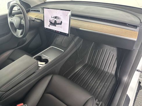 Used 2022 Tesla Model Y Performance AWD/4WD image 15