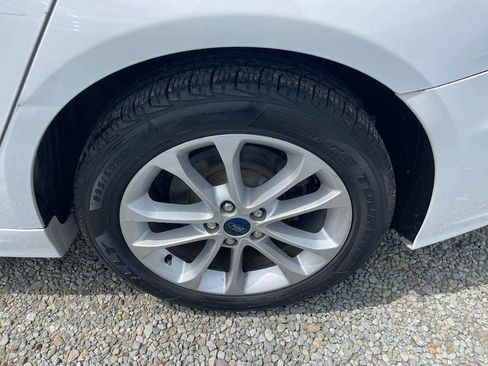 Used 2019 Ford Fusion SE FWD image 27