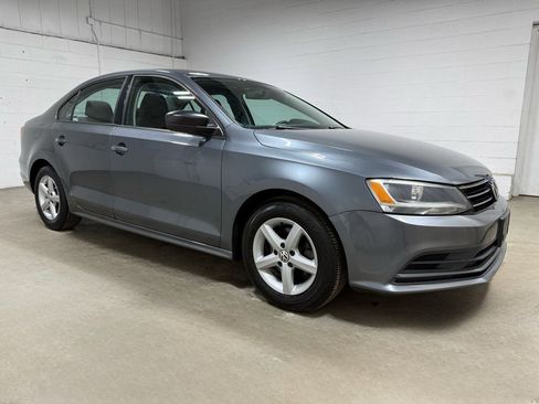 Used 2015 Volkswagen Jetta S image 3