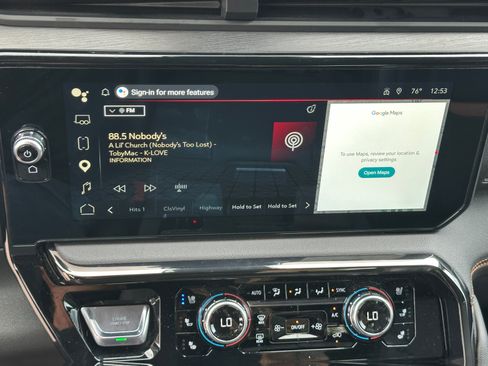 Certified 2024 GMC Sierra 1500 AT4 w/ Technology Package AWD/4WD image 16