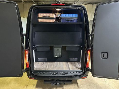 Used 2024 Mercedes-Benz Sprinter 3500 image 17