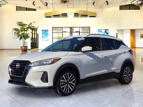 Certified 2023 Nissan Kicks SV FWD image 1