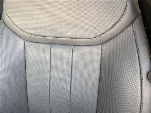 Used 2025 Land Rover Range Rover Long Wheelbase SE image 14