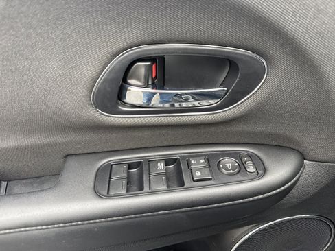 Used 2020 Honda HR-V EX image 6