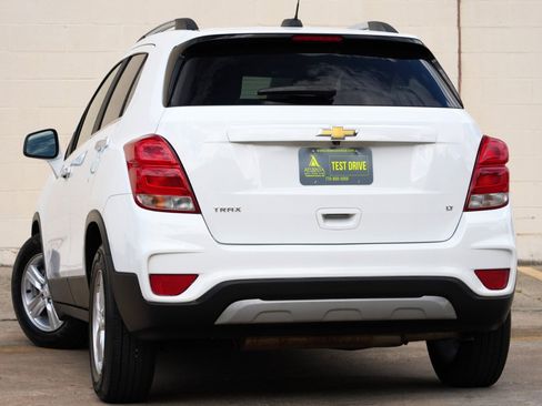 Used 2019 Chevrolet Trax LT w/ LT Convenience Package FWD image 5