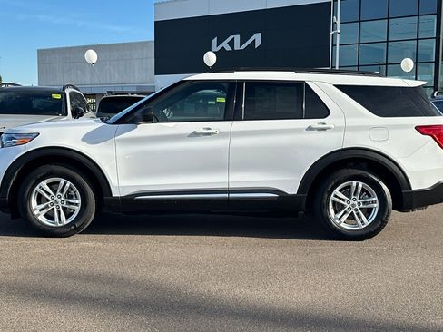 Used 2020 Ford Explorer XLT image 7