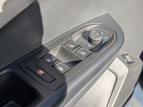 Used 2023 Volkswagen Taos SE image 22