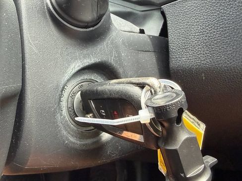 Used 2020 Toyota RAV4 LE FWD image 25