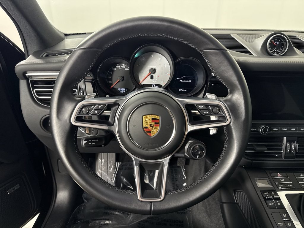 Certified 2020 Porsche Macan S AWD/4WD image 35