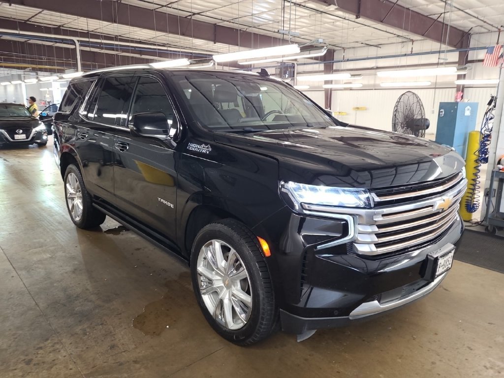 Used 2021 Chevrolet Tahoe High Country w/ Premium Package AWD/4WD image 2