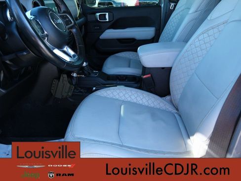 Used 2022 Jeep Gladiator Overland AWD/4WD image 5