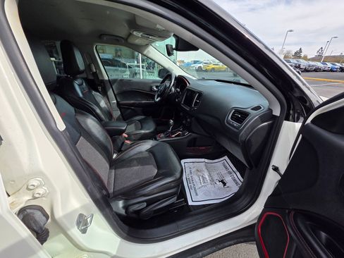 Used 2020 Jeep Compass Trailhawk image 15