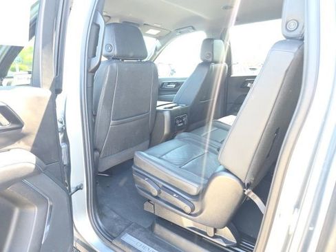 Used 2025 Chevrolet Suburban Z71 AWD/4WD image 27