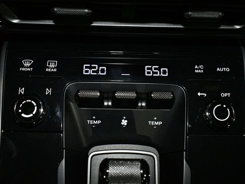 Used 2021 Porsche 911 Turbo image 36