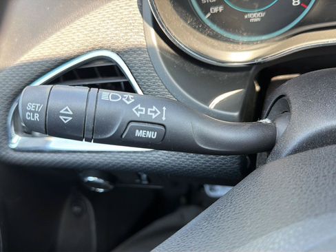 Used 2018 Chevrolet Cruze LS FWD image 12