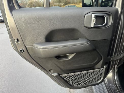 Used 2023 Jeep Wrangler Sahara w/ Cold Weather Group image 7