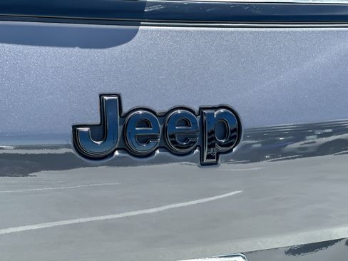 Used 2025 Jeep Grand Cherokee L Limited w/ Luxury Tech Group II AWD/4WD image 27