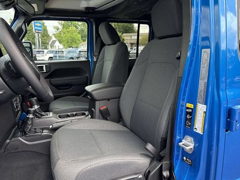 New 2026 Jeep Gladiator Sport AWD/4WD image 21