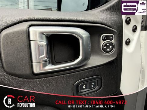 Used 2022 Jeep Gladiator Overland w/ Cold Weather Group AWD/4WD image 28