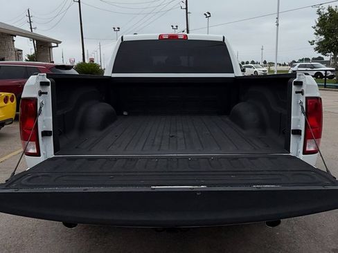 Used 2014 RAM 1500 Express RWD image 11
