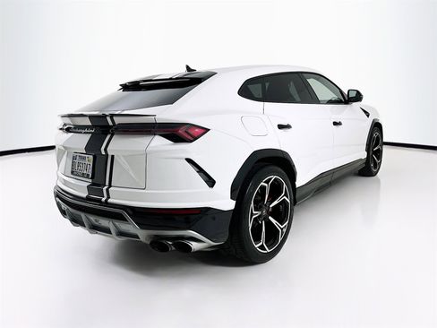 Used 2021 Lamborghini Urus Base image 7