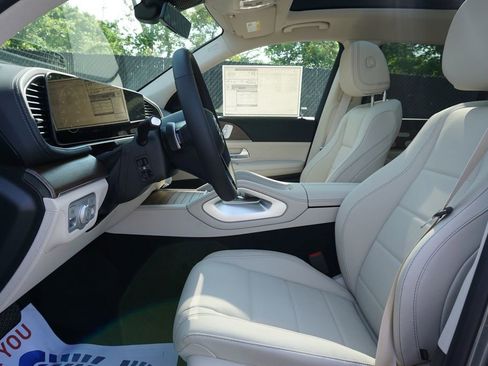 New 2026 Mercedes-Benz GLS 450 4MATIC image 11