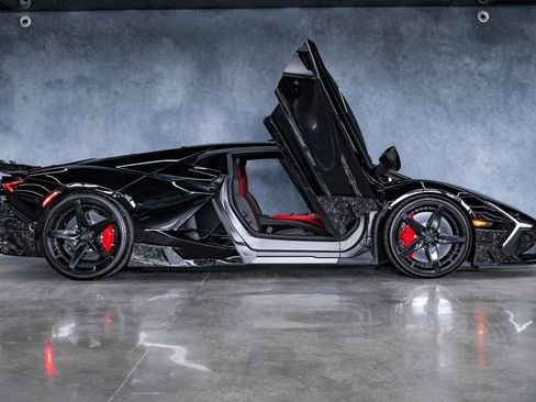 Used 2024 Lamborghini Revuelto AWD/4WD image 6