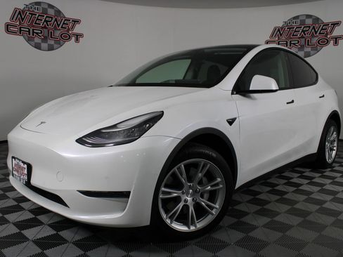 Used 2020 Tesla Model Y Long Range image 1