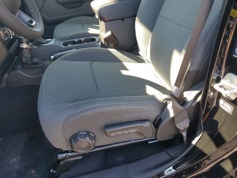 New 2025 Jeep Gladiator Sport image 20