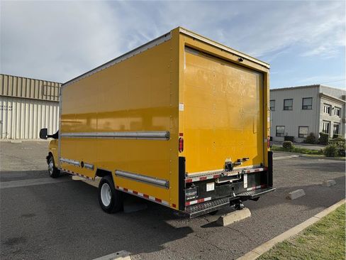 Used 2020 GMC Savana 3500 Extended w/ Driver Convenience Package image 7