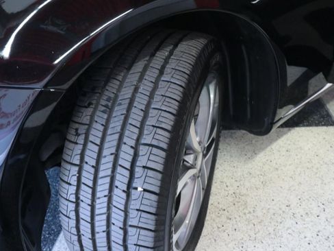 Used 2017 Mercedes-Benz C 300 4MATIC Sedan image 9