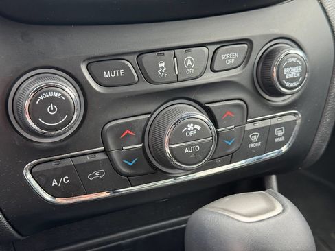 Used 2020 Jeep Cherokee High Altitude AWD/4WD image 19