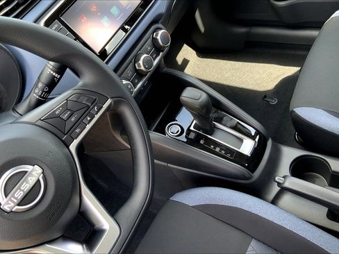 New 2025 Nissan Versa SV image 8