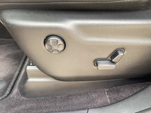 Used 2016 Jeep Grand Cherokee Overland RWD image 25