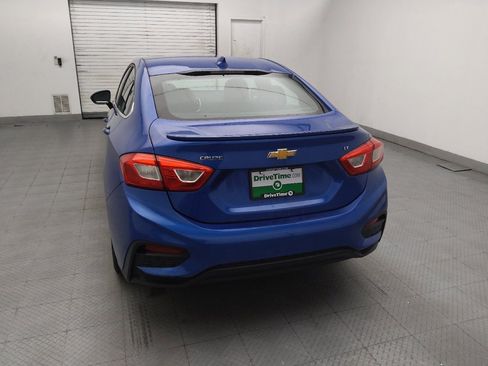 Used 2017 Chevrolet Cruze LT w/ Convenience Package FWD image 6