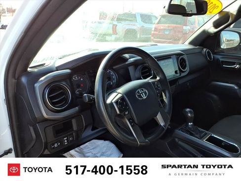 Used 2019 Toyota Tacoma TRD Off-Road image 14