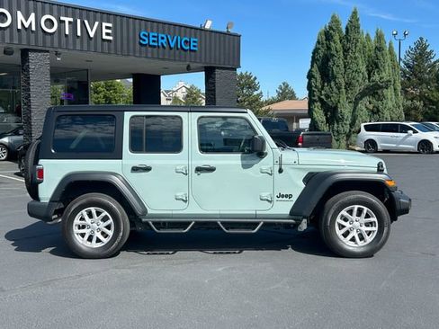 Used 2023 Jeep Wrangler Unlimited Sport AWD/4WD image 2