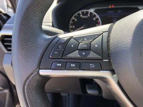 Used 2024 Nissan Altima 2.5 SV FWD image 16