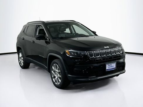 Used 2022 Jeep Compass Latitude AWD/4WD image 3