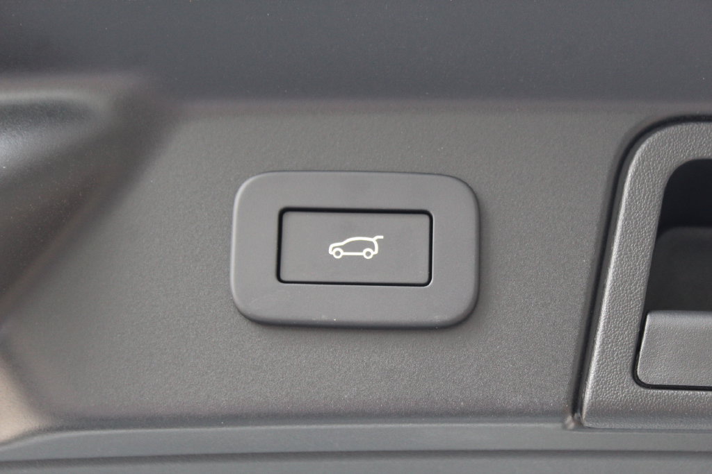New 2026 Land Rover Range Rover Velar S AWD/4WD image 43