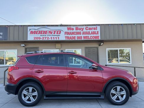 Used 2015 Toyota RAV4 XLE FWD image 2