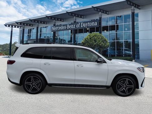 New 2026 Mercedes-Benz GLS 450 4MATIC image 3