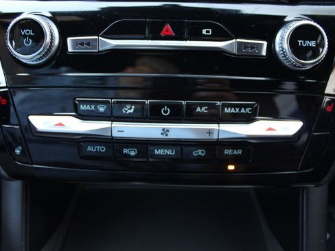 Used 2022 Ford Explorer ST-Line AWD/4WD image 31