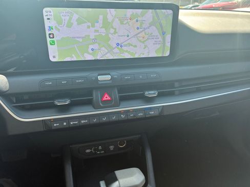 Used 2025 Kia K4 LXS image 36