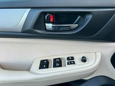 Used 2018 Subaru Outback 2.5i Premium image 11